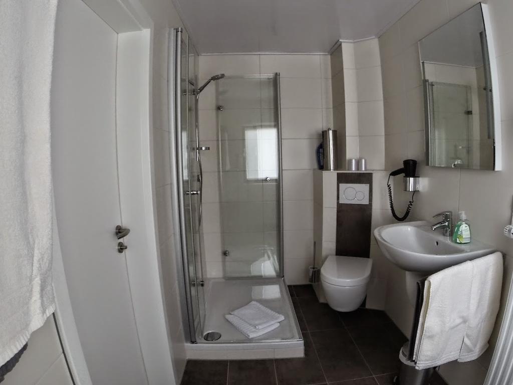 Ferienwohnungen Haus Am Wuerzlaysteig Lehmen Quarto foto