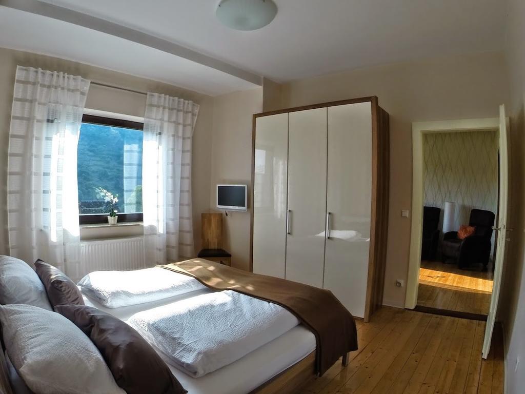 Ferienwohnungen Haus Am Wuerzlaysteig Lehmen Quarto foto
